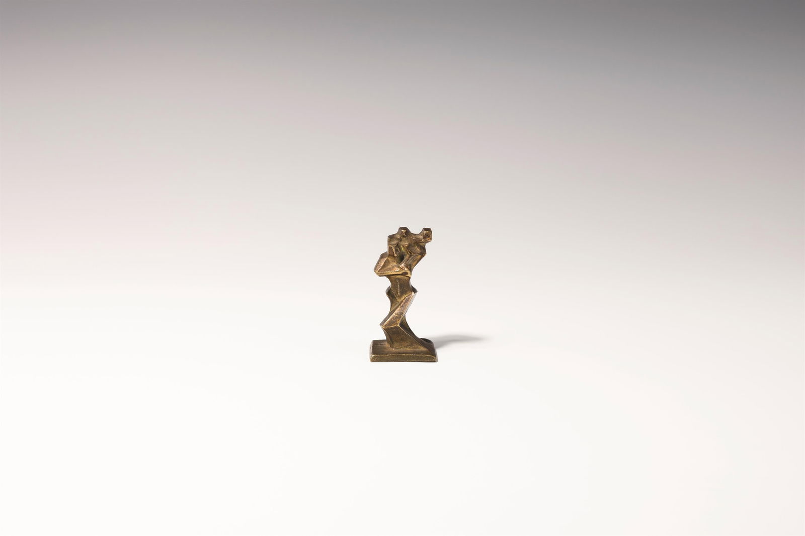 Oskar E. Höfinger: Hl. Christophorus: Oskar E. Höfinger Hl. Christophorus Bronze H. 8 cm Privatbesitz, Deutschland Oskar E. Höfinger Saint Christophorus bronze h. 8 cm private property, Germany Folgerecht / droit de