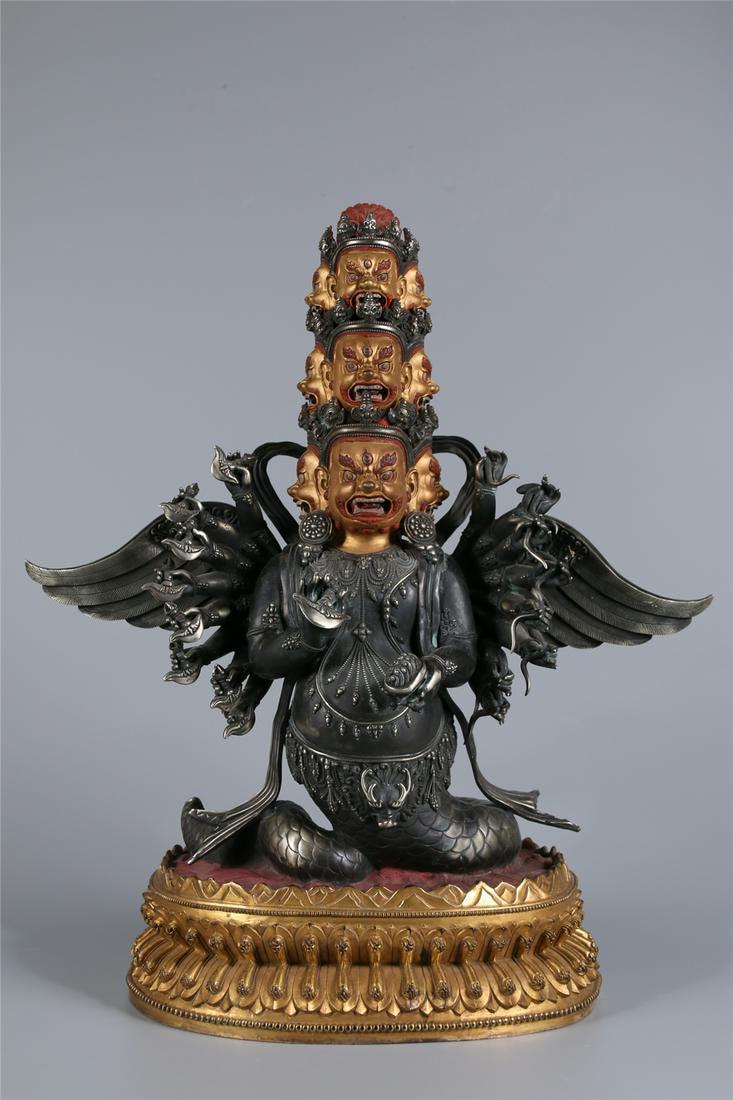 A GILT SILVER BUDDHA STATUE (1 of 12)