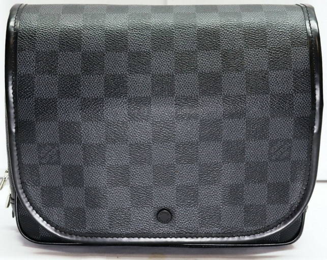 Louis Vuitton Hanging Toiletry Kit Cosmetic Travel Bag