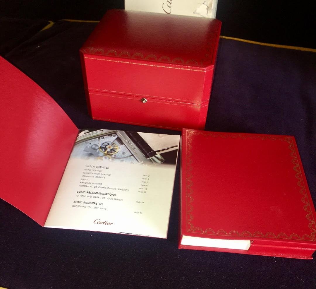 Vintage CARTIER Large Watch PASHA Box booklets: Vintage CARTIER Large Watch PASHA button Box with booklets . In house shipping is available, buyer pays shipping cost.