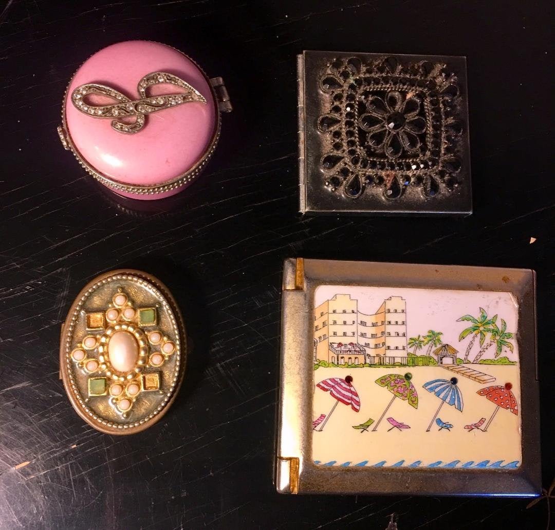 Lot of 4 Vanity Items Compact Mirrors Pill Boxes: Lot of 4 Vanity Items 2 Compact Mirrors and 2 Pill Boxes. Largest mirror measures 4" x 3.5". In house shipping to continental US $10.