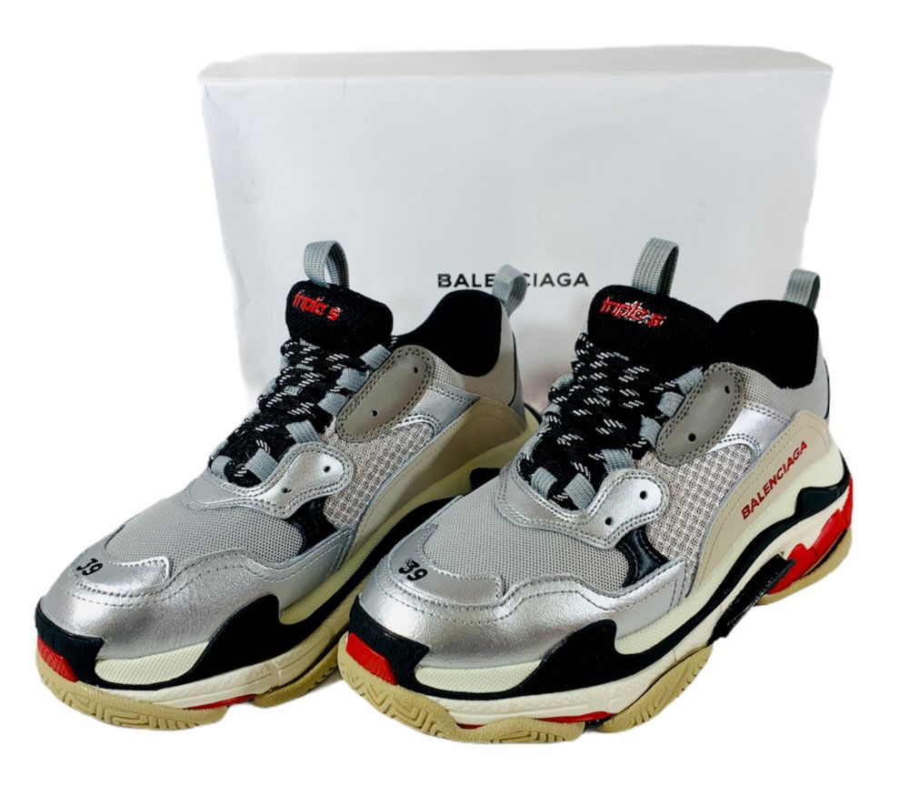 Balenciaga Triple S Gomma Argent Gris Men’s Sneakers: Balenciaga Triple S Gomma Argent Gris Men’s Sneakers size 8 US / 39 EU. Made in Italy. Come with box. In house shipping is available, buyer pays shipping cost.