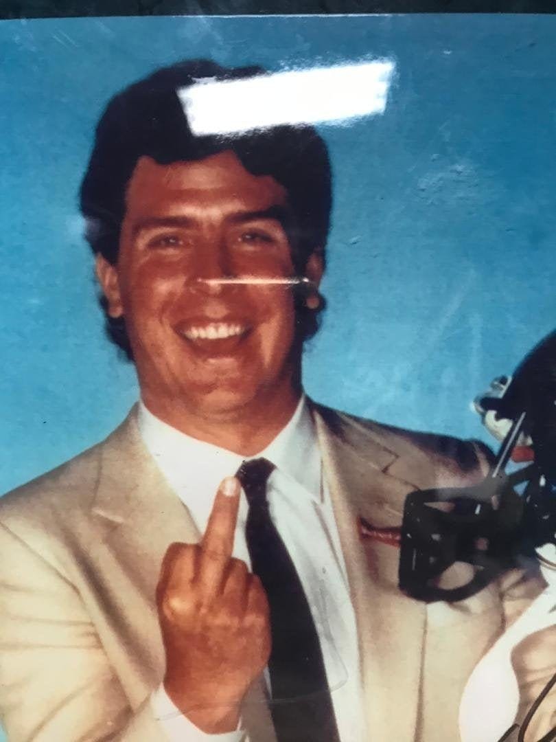 Autographed Photo Dan Marino Miami Middle Finger NFL: Autographed Photo Of Dan Marino NFL QB Miami Dolphins # 13 Giving Middle Finger to Chicago Bears . His First season . 10" x 13". In house shipping is available, buyer pays shipping cost.