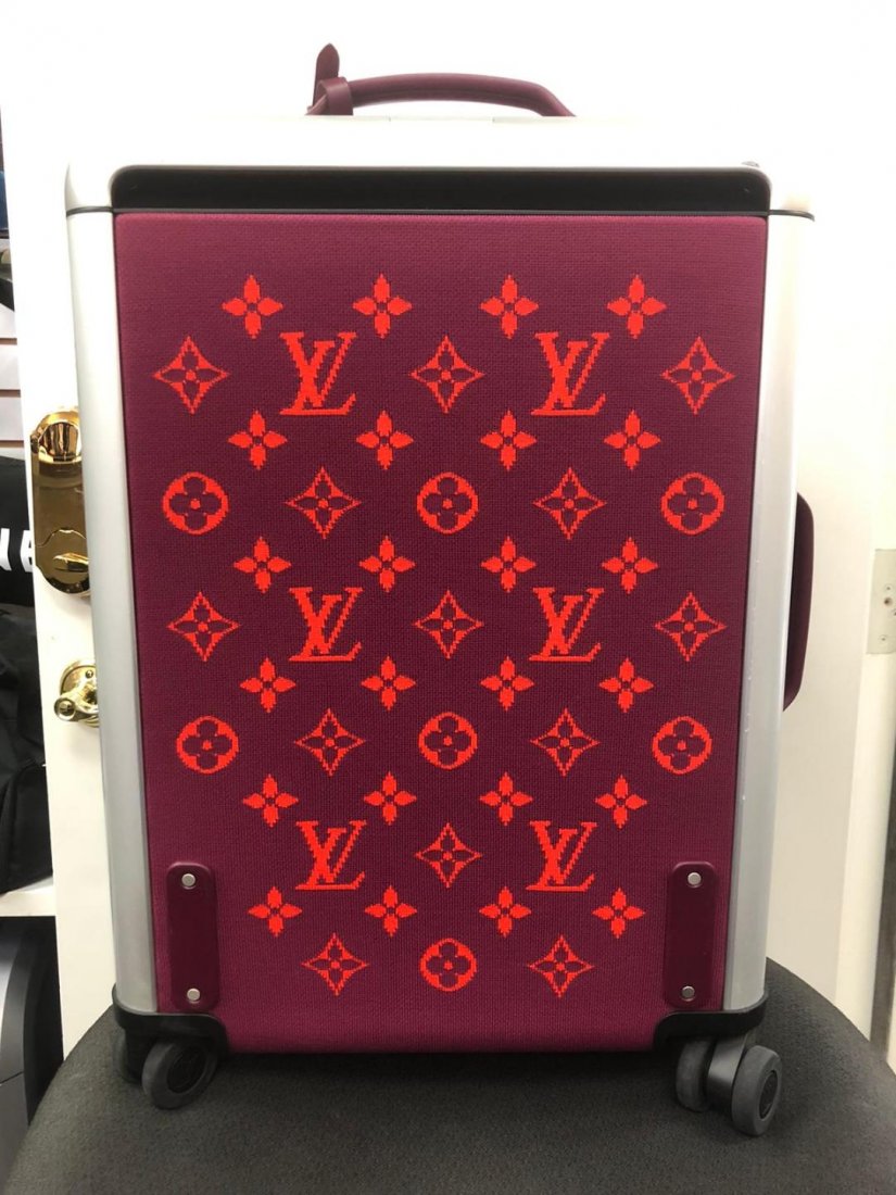Louis Vuitton Horizon Soft 55 Purple Monogram Luggage (1 of 11)