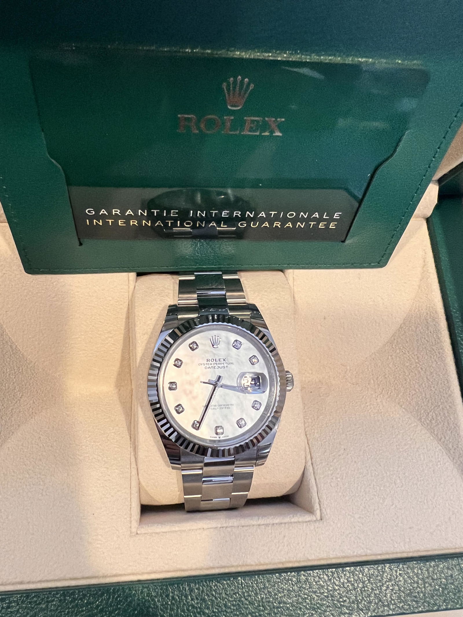 Brand New Rolex OysterPerpetual 'Mother of Pearls': Brand New Rolex OysterPerpetual 'Mother of Pearls' w/ factory diamonds comes with box and paper -- Brand New Rolex OysterPerpetual 'Mother of Pearls' w/ factory diamonds comes with box and paper #PAPP