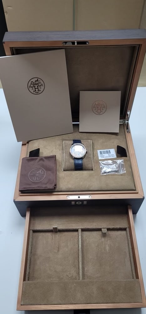 Hermes Brand New Limited Edition of 24 Pieces Arceau Ch: Hermes Brand New Limited Edition of 24 Pieces Arceau Cheval Cosmique 41mm comes with Box and Paper -- This is a full set limited edition Number 18 of 24 only made. Brand New 2022 Comes with Box and Pa