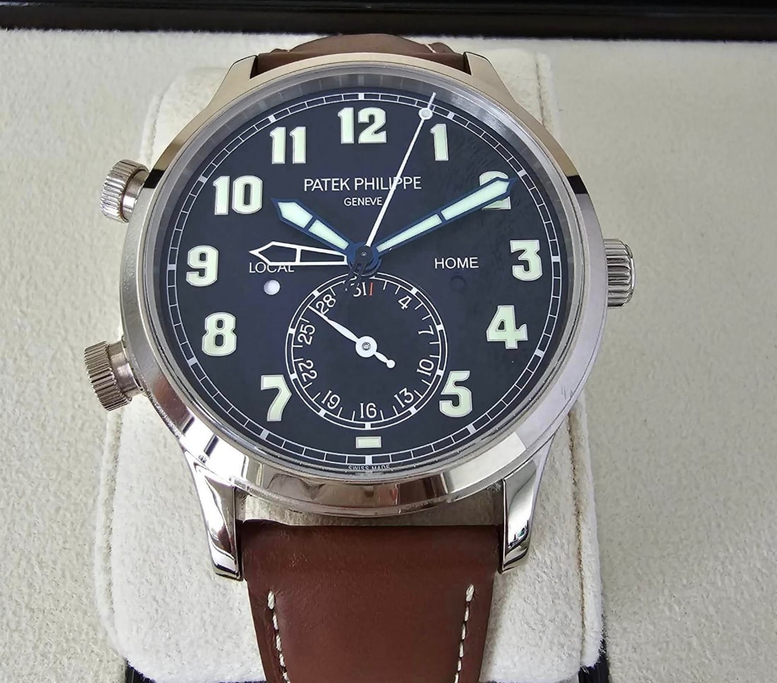 Patek Philippe 5524G-01 Comes with Box & Papers: Patek Philippe 5524G-01 Comes with Box & Papers -- Patek Philippe 5524G-01 Comes with Box & Papers #PAPPS18288v8