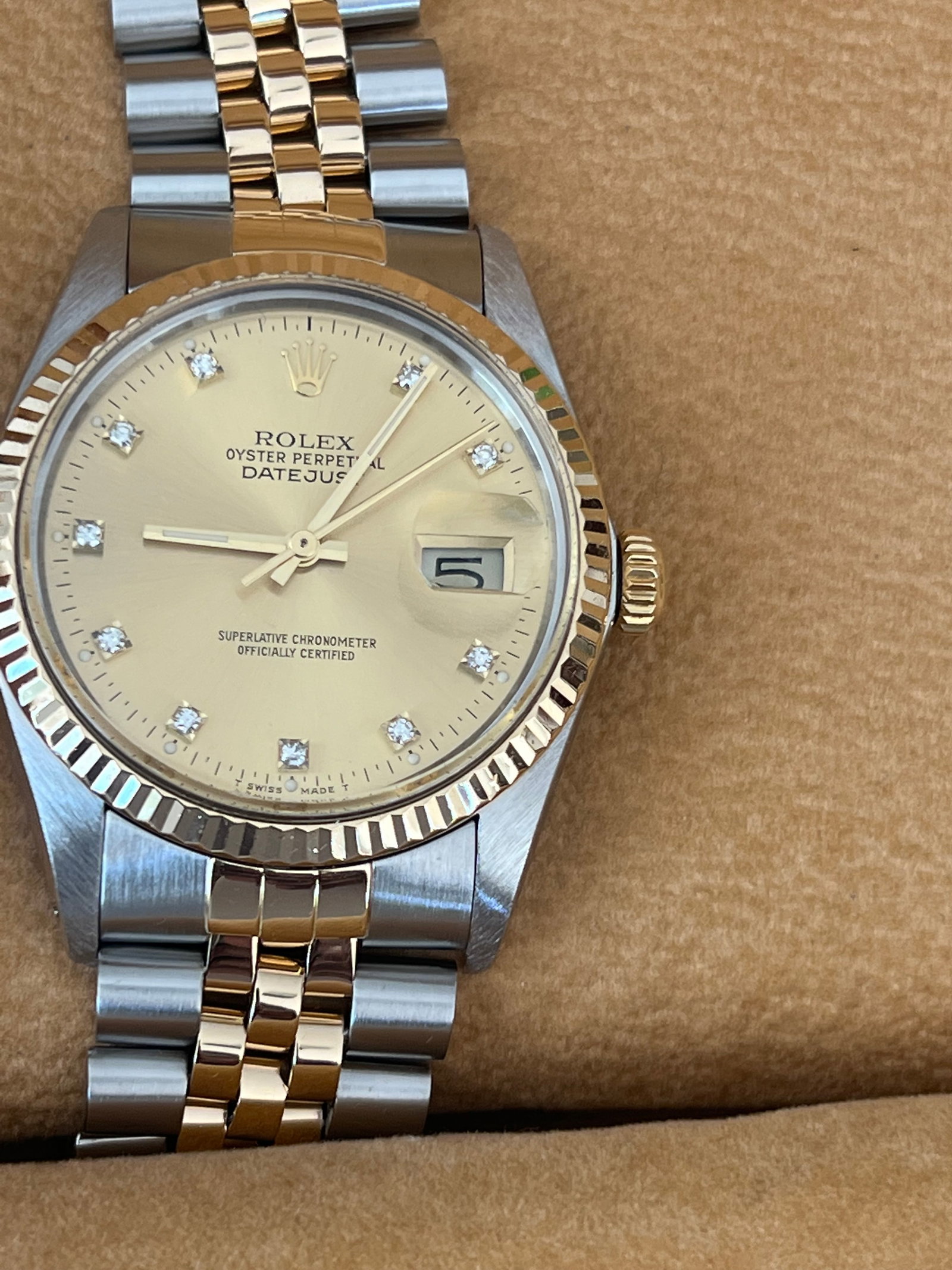 USED 36MM TWO-TONE ROLEX W/FACTORY DIAMONDS: USED 36MM TWO-TONE ROLEX W/FACTORY DIAMONDS -- USED 36MM TWO-TONE ROLEX W/FACTORY DIAMONDS IN LIKE NEW CONDITION COMES WITH BOX & APPRAISAL #PAPPS10647v8