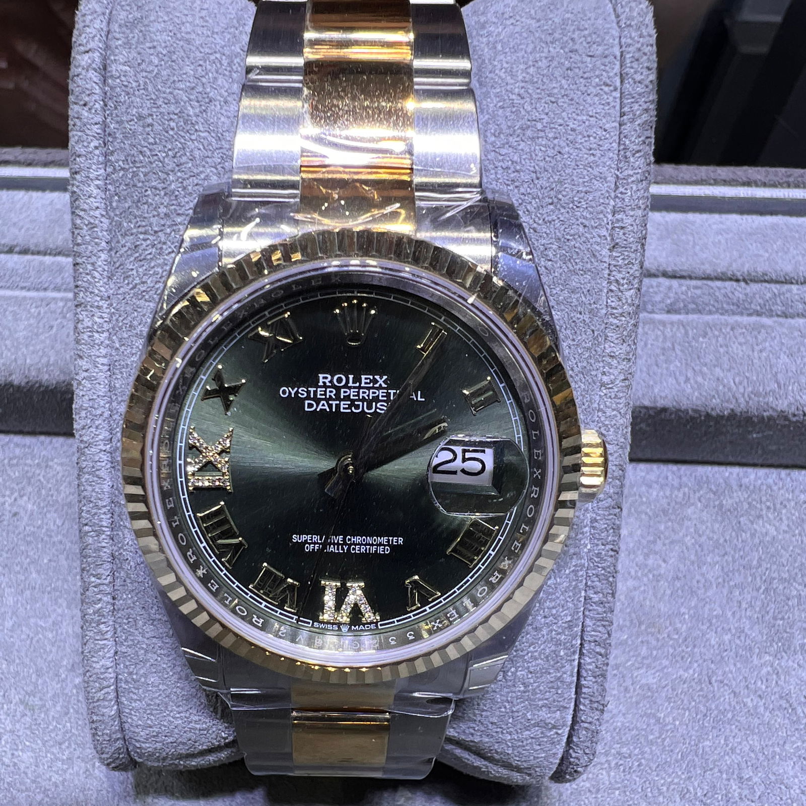 Brand New Oysterperpetual Rolex Datejust 36mm: Brand New Oysterperpetual Rolex Datejust 36mm Comes with Box and Papers #PAPPS73927v7