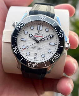 Omega Seamaster White Dial Comes with Box & Papers: Omega Seamaster White Dial Comes with Box & Papers #PAPPS18322v8