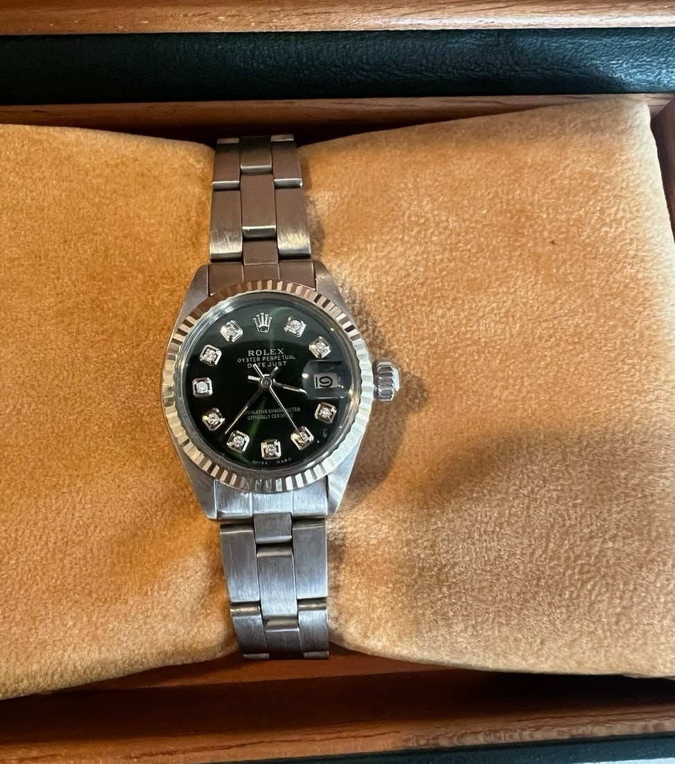 26mm Stainless Steel Black Dial Rolex comes with Box & Appraisal: 26mm Stainless Steel Black Dial Rolex comes with Box & Appraisal #PAPPS33081v8