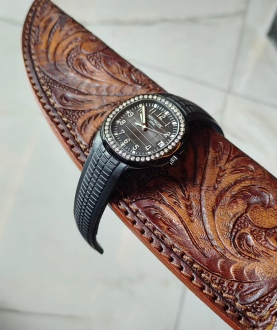 Custom Patek Philippe Aquanat 5167a-001 w/ custom diamond bezel (G-H, VVS1): Custom Patek Philippe Aquanat 5167a-001 w/ custom diamond bezel (G-H, VVS1) Comes with Box & Appraisal #PAPPS12661v8