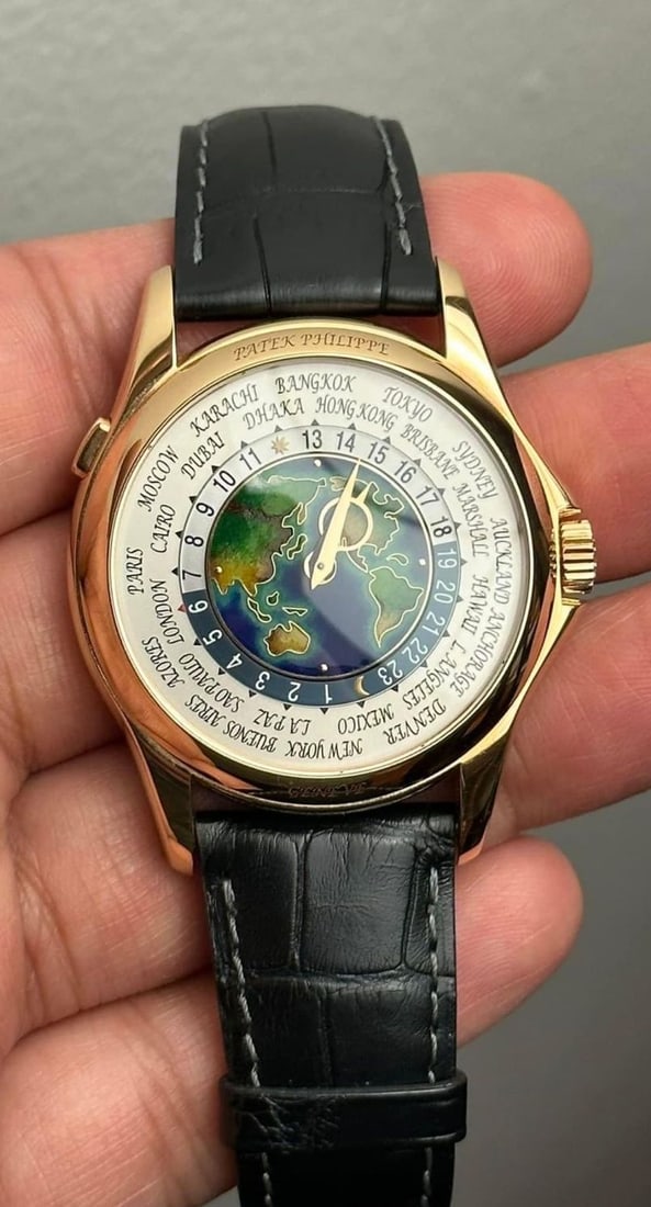 PATEK PHILIPPE 5131R WORLD TIME COMES WITH BOX AND APPRAISAL: PATEK PHILIPPE 5131R WORLD TIME COMES WITH BOX AND APPRAISAL Please email for any additional information needed #PAPPS12638v8