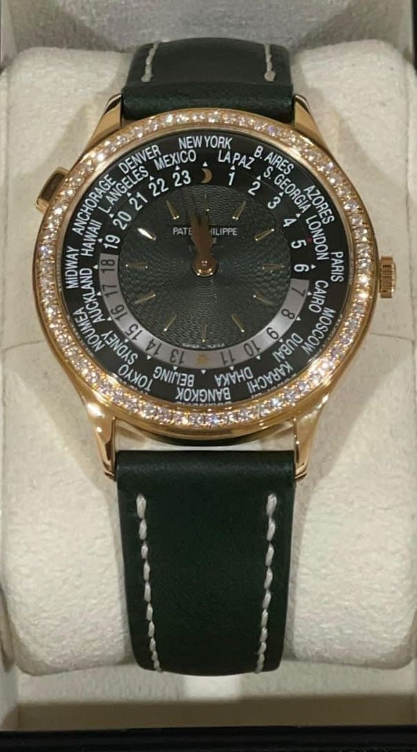 Patek Philippe 7130R World Time Comes with Box and Papers: Patek Philippe 7130R World Time Comes with Box and Papers #PAPPS12667v8