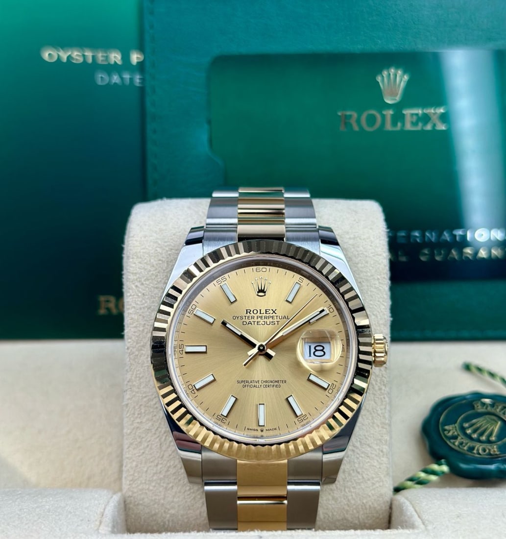Two-Tone Fluted Oysterperpetual Datejust Champagne Dial Rolex Comes With Bo: Two-Tone Fluted Oysterperpetual Datejust Champagne Dial Rolex Comes With Box & Papers #PAPPS23475v15
