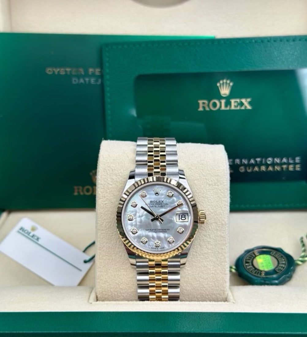 Brand New Rolex 31mm Mother of Pearl Dial Oysterperpetual Rolex Comes with: Brand New Rolex 31mm Mother of Pearl Dial Rolex Comes with Box & Papers #PAPPS33085v8