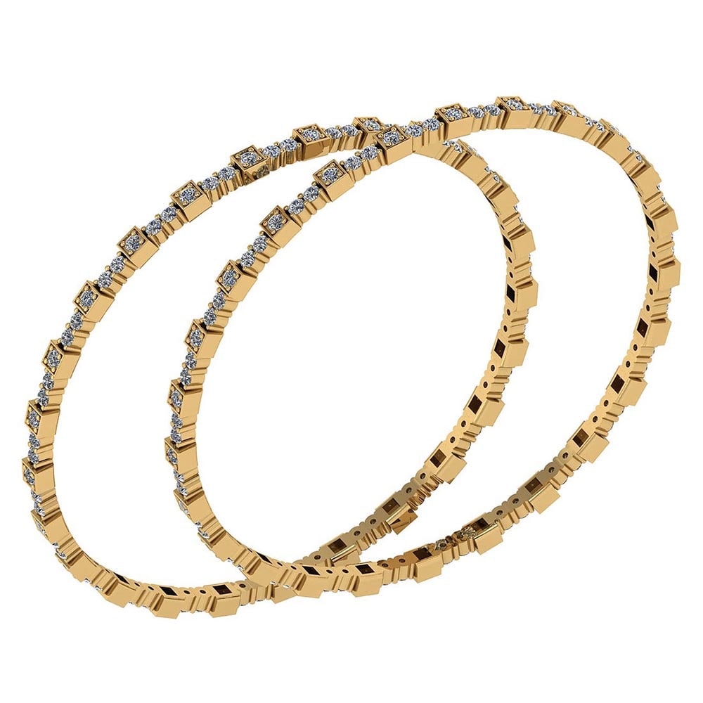 Certified 4.50 Ctw Diamond VS/SI1 Bangles 18K Yellow Gold Made In USA: Center Stone Approx Weight: 4.50 Ctw (150 Pcs Round) Center Stone Color: White G-H Diamond Stone Clarity: VS/SI1 Stone Setting: Prong Metal Weight: Approx 22.60 Gram Bangles Size: 57 mm 225 Inches