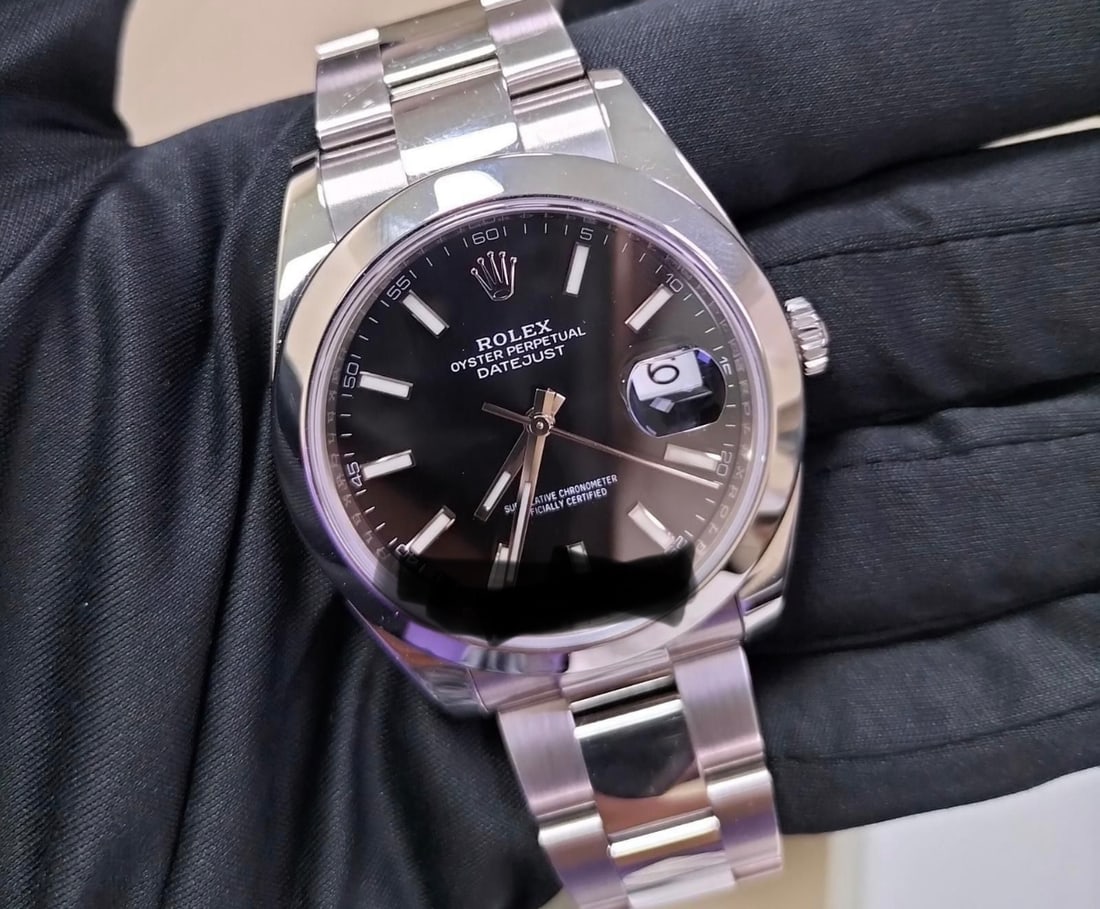 New 41mm Black Dial Oysterperpetual Datejust Rolex Comes with Box & Papers: New 41mm Black Dial Oysterperpetual Datejust Rolex Comes with Box & Papers #PAPPS15902v8
