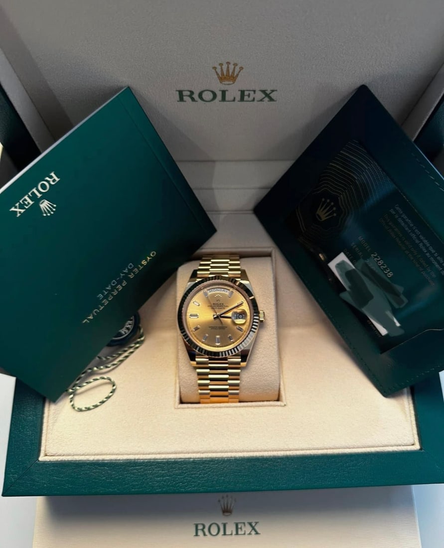 Rolex DayDate w/ Factory Baguette Diamond Dial Comes with Box & Papers: Rolex DayDate w/ Factory Baguette Diamond Dial Comes with Box & Papers #PAPPS19786v8