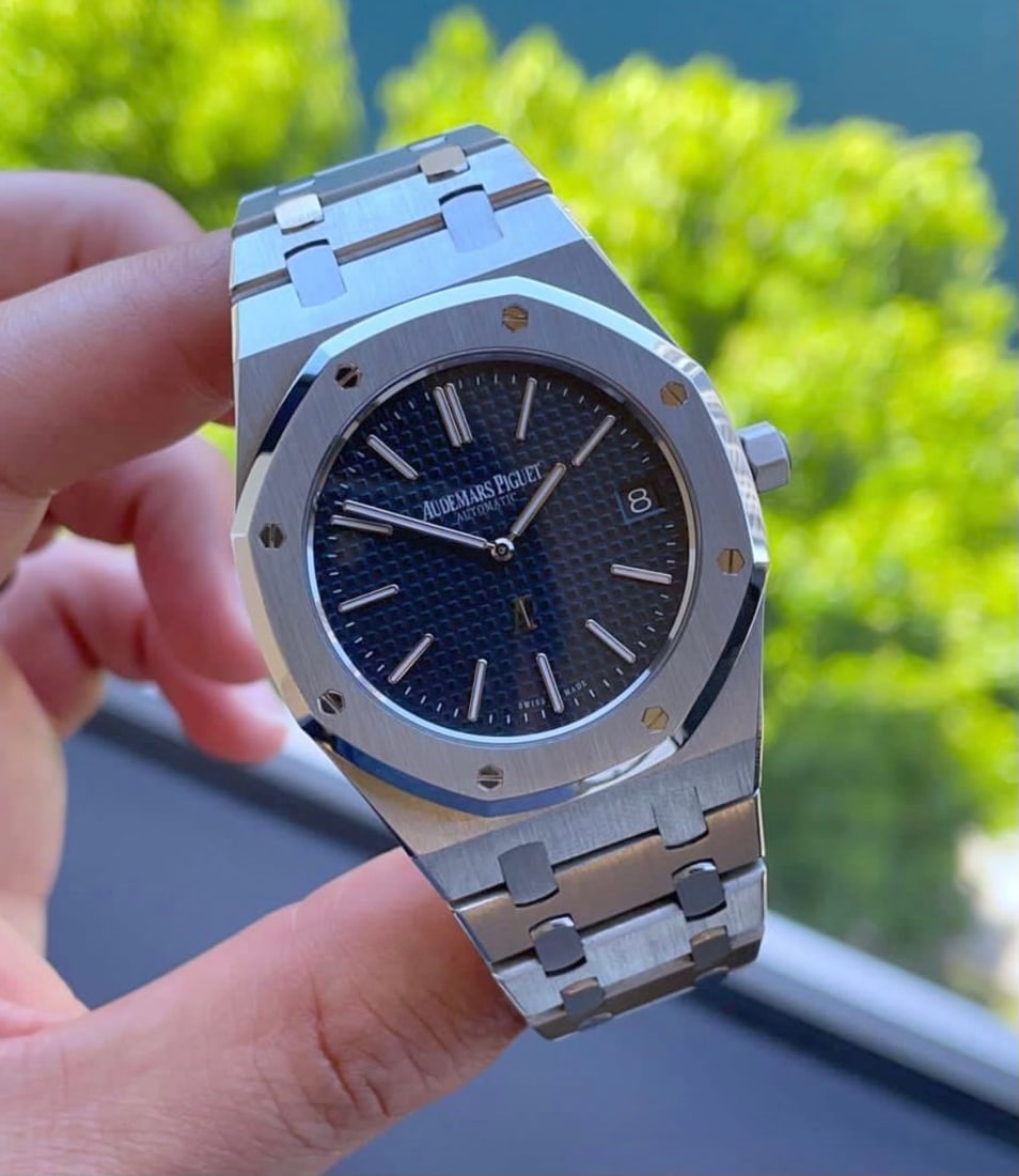 Used Audemars Piguet Royal Oak 41mm comes with box and papers: Used Audemars Piguet Royal Oak 41mm comes with box and papers #PAPPS94355v7
