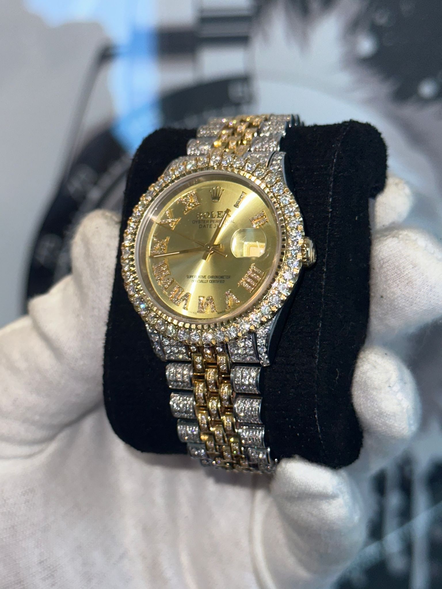 Custom 36mm Fully Diamond Rolex (12 cttw Diamond, G-H, SI1-SI2) comes with: Custom 36mm Fully Diamond Rolex (12 cttw Diamond, G-H, SI1-SI2) comes with box and papers #PAPPS97699v7