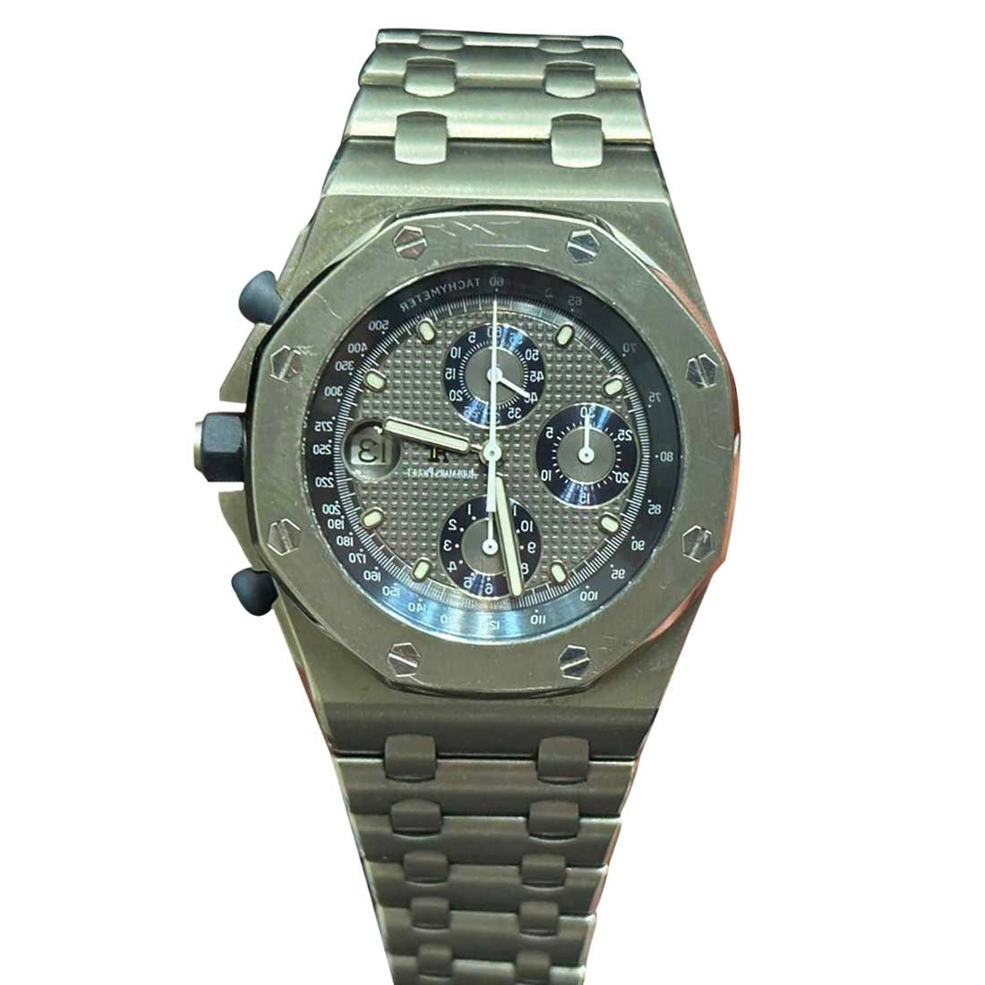 Used Audemars Piguet Royal Oak Offshore Chrono Comes with Box & Papers: Used Audemars Piguet Royal Oak Offshore Chrono Comes with Box & Papers #PAPPS18764v8