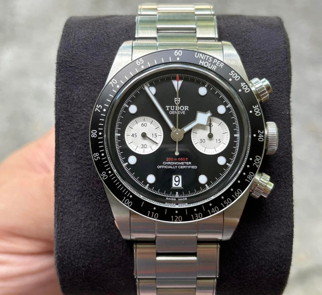 Tudor Chronograph Black Dial Comes with Box & Papers: Tudor Chronograph Black Dial Comes with Box & Papers #PAPPS19767v8