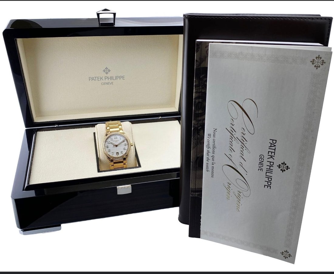 Patek Philippe 7300/1200R Comes with Box & Papers: Patek Philippe 7300/1200R Comes with Box & Papers #PAPPS12641v8