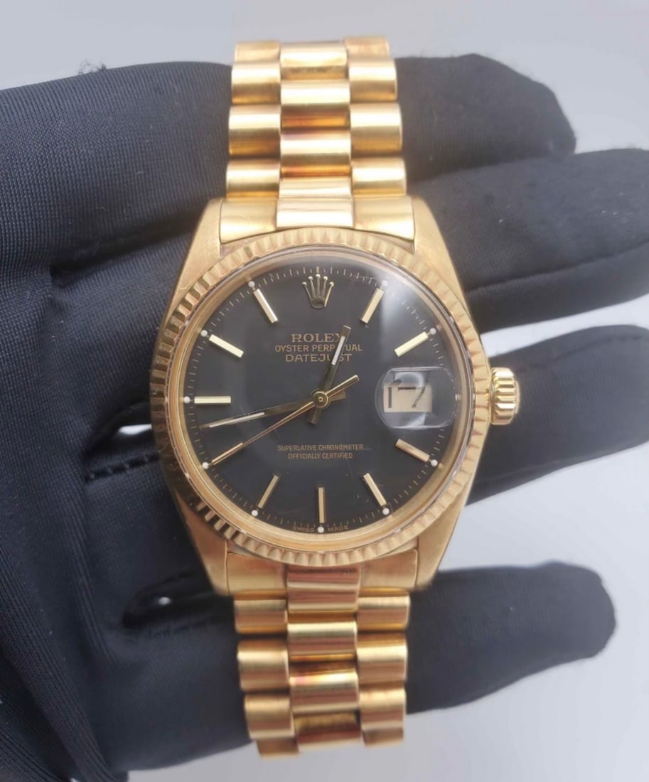 LIKE NEW CUSTOM 36MM FULL 18KT GOLD ROLEX BLACK DIAL COMES WITH BOX & APPRA: LIKE NEW CUSTOM 36MM FULL 18KT GOLD ROLEX BLACK DIAL COMES WITH BOX & APPRAISAL #PAPPS14480v8