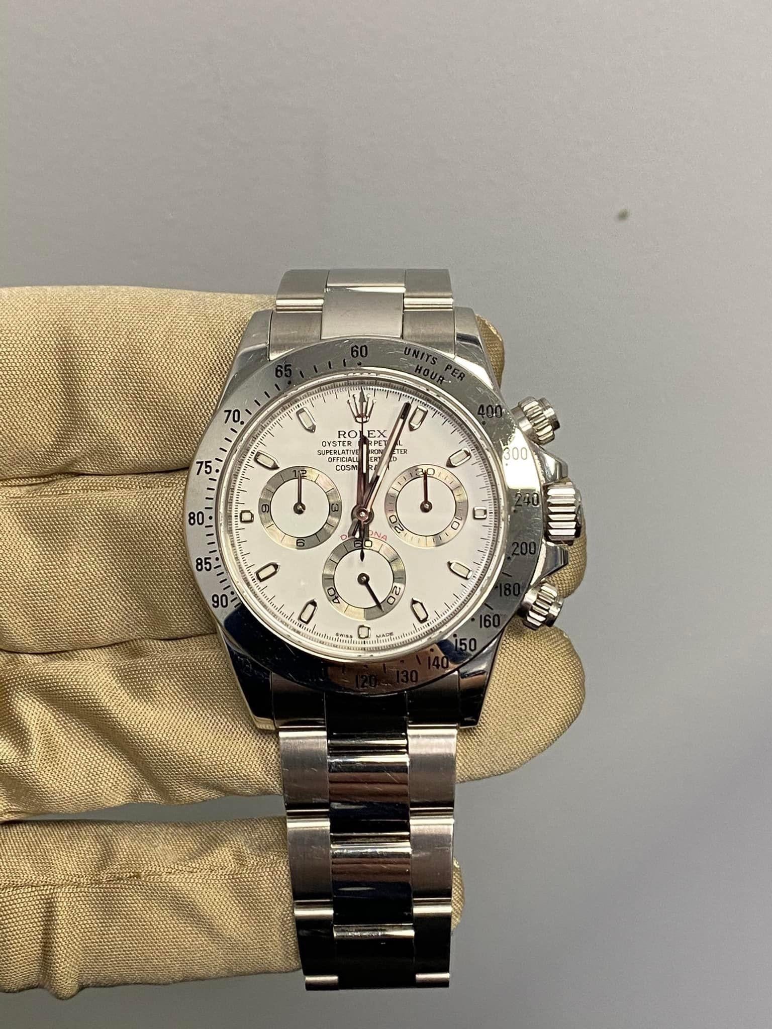 Pre-Owned 40mm Daytona Rolex White Dial comes with box and papers (1 of 1)