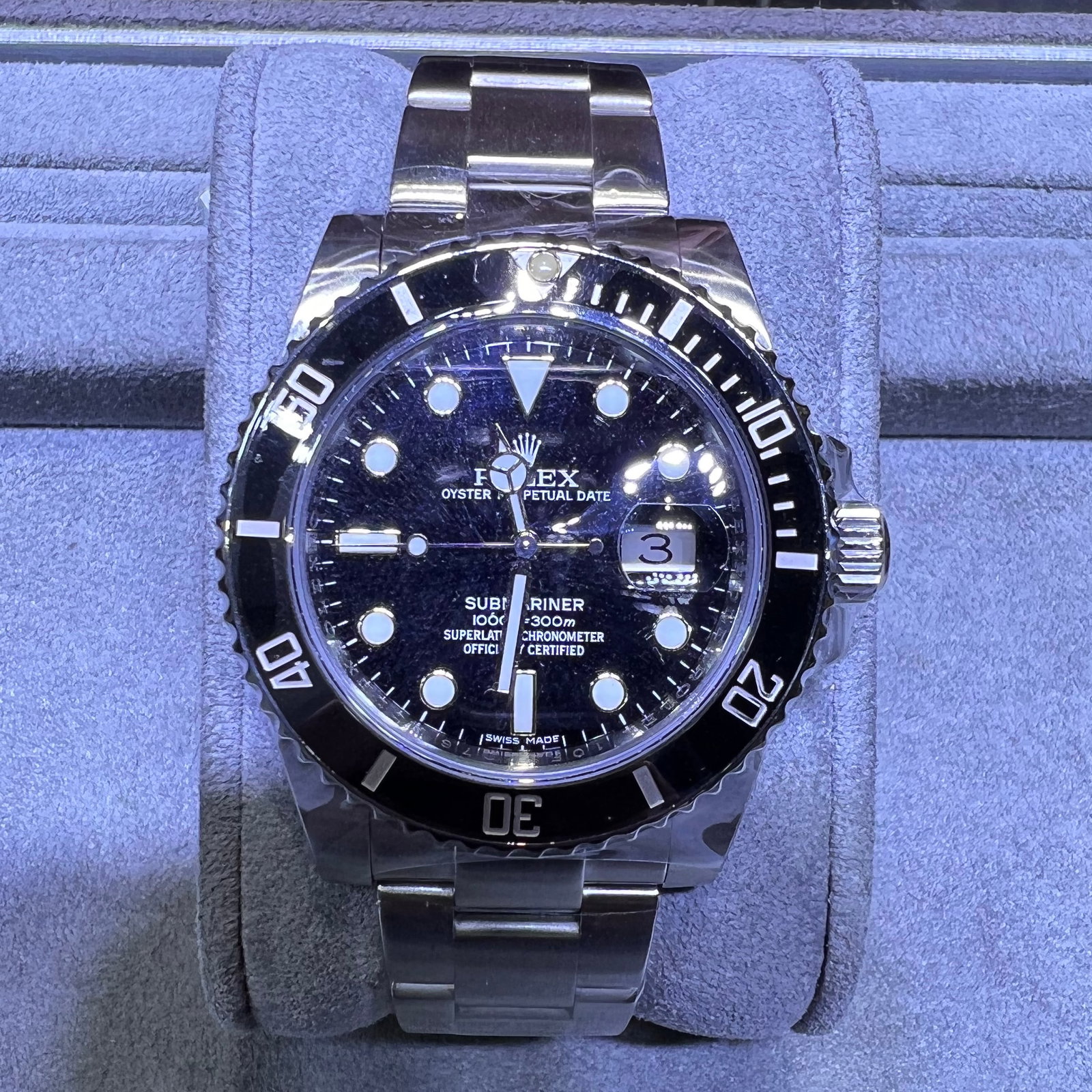 Pre-Owned Submariner Rolex 40mm with Cermaic Bezel Comes with Box no Papers: Pre-Owned Submariner Rolex 40mm Comes with Box no Papers, Gauranteed authentic will provide certification upon request. #PAPPS73923v7