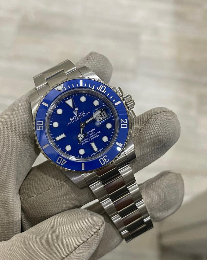 New 40mm Smurf 18k White Gold Submariner 11619Lb comes with box and papers (1 of 1)