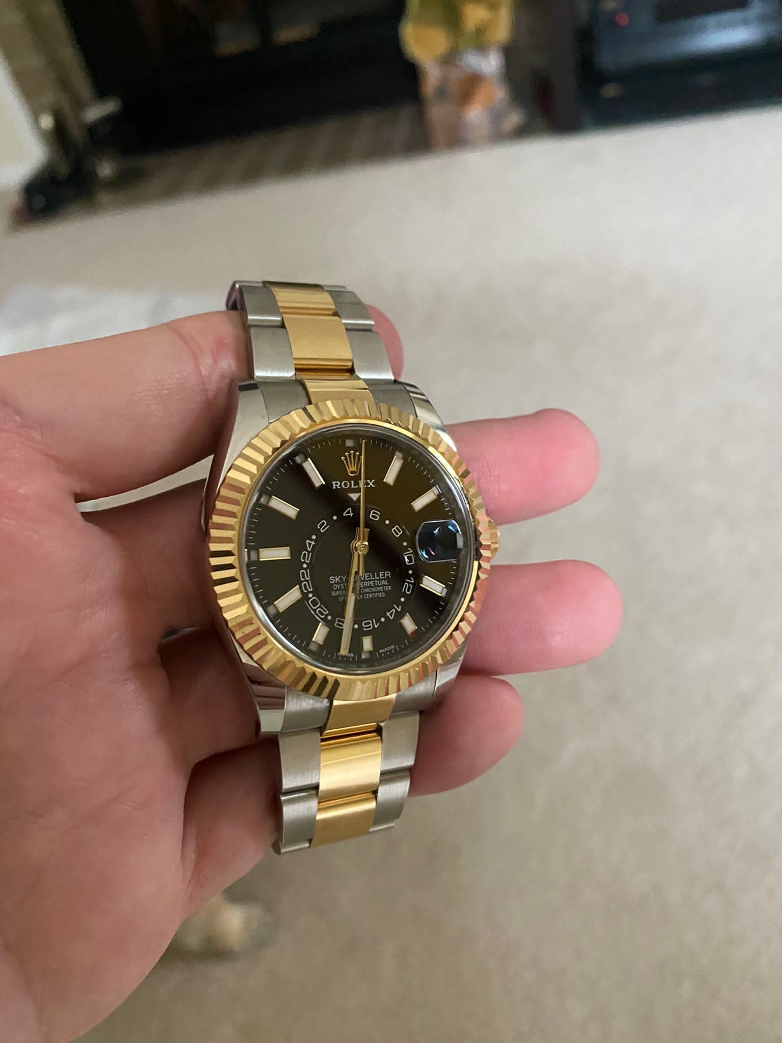 Rolex SkyDweller 41mm Two Tone Comes with Box and Papers: Rolex SkyDweller 41mm Two Tone Comes with Box and Papers #PAPPS12657v8