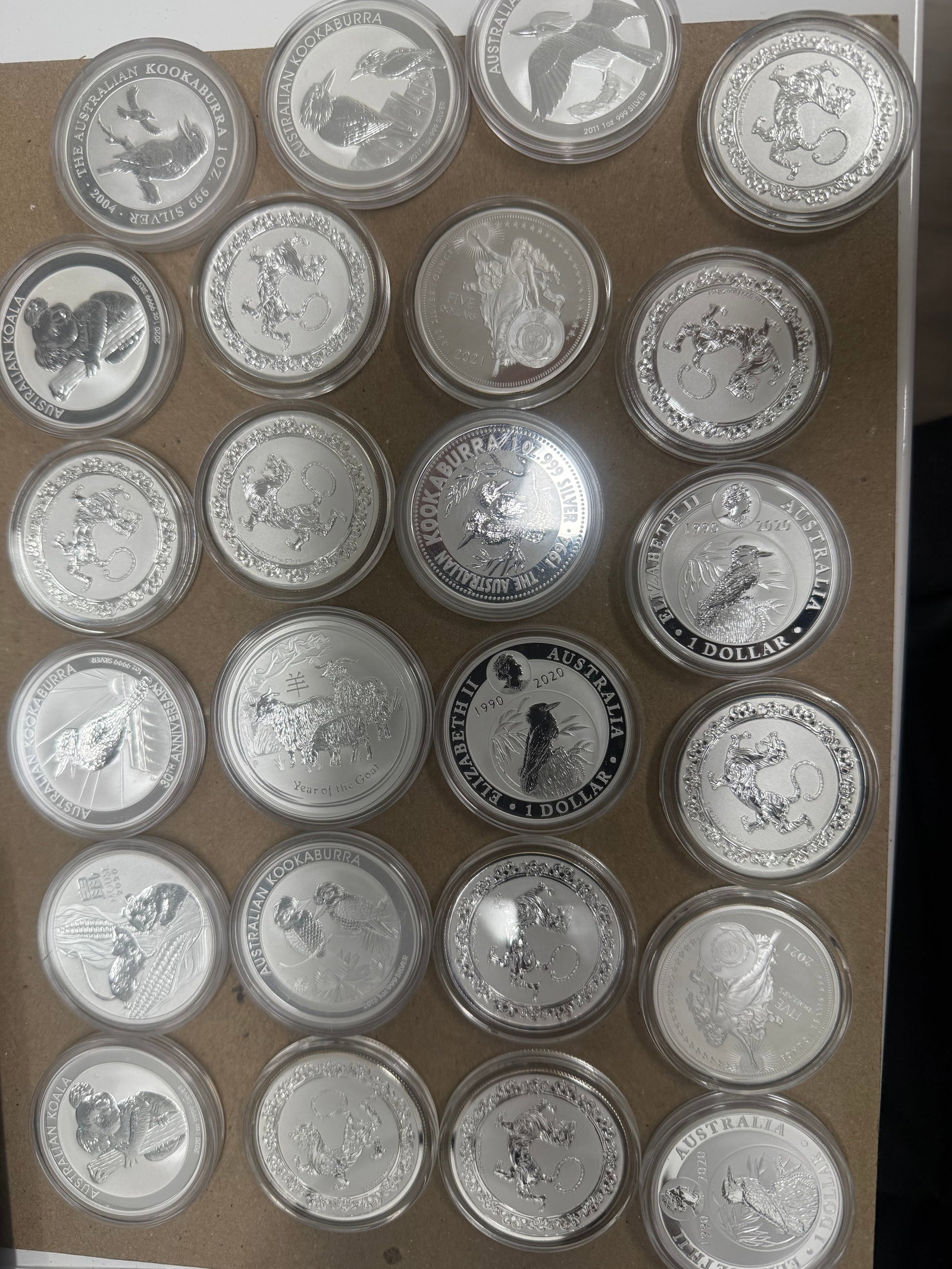 Mixed Lot of Varying Australian Pure Silver 1 ounce Round Coins .999 24 pie (1 of 1)