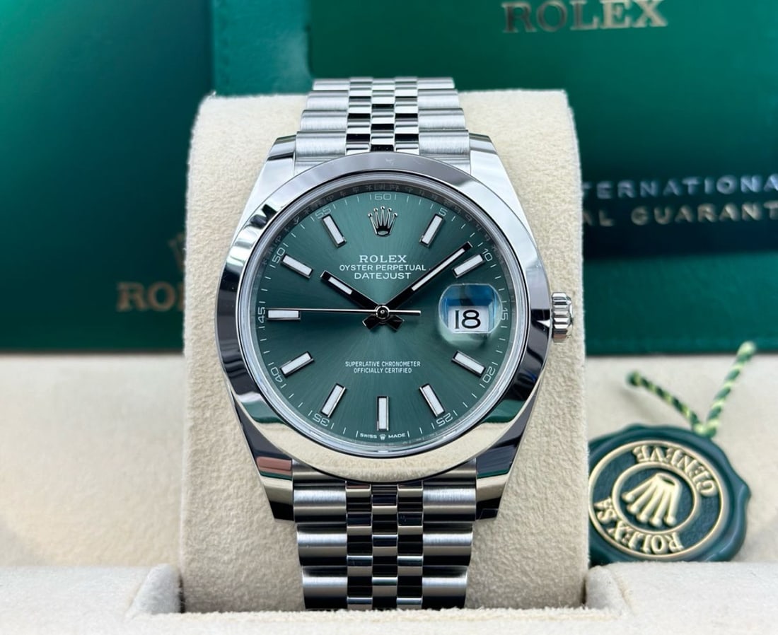 Rolex Oysterperpetual Datejust 41mm Green Dial Jubileee Comes With Box & Pa: Rolex Oysterperpetual Datejust 41mm Green Dial Jubileee Comes With Box & Papers #PAPPS23459v15