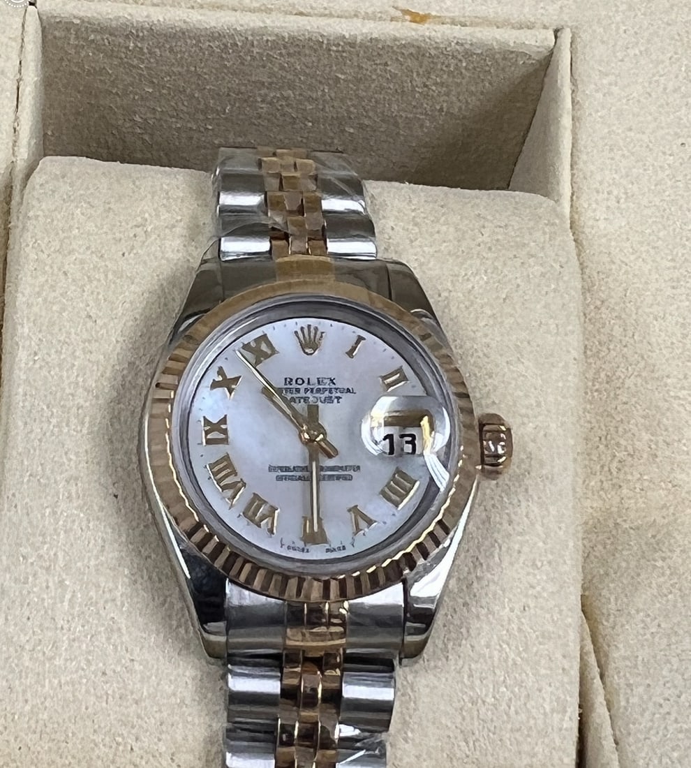 26mm Oysterperpetual Rolex Comes with Box & Papers: 26mm Oysterperpetual Rolex Comes with Box & Papers #PAPPS33091v8