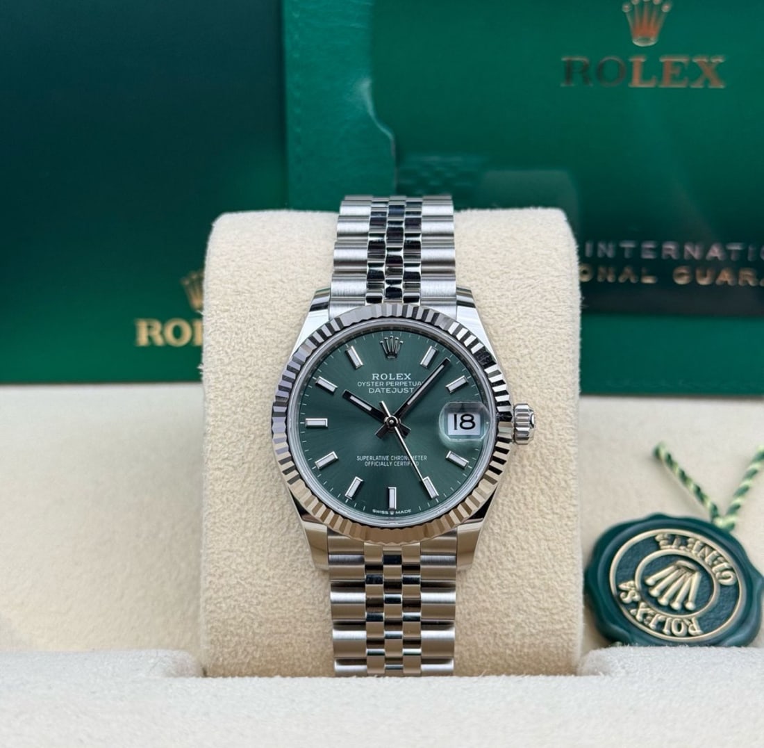 31mm Fluted Green Dial Jubilee Oysterperpetual Datejust Rolex Comes with Bo