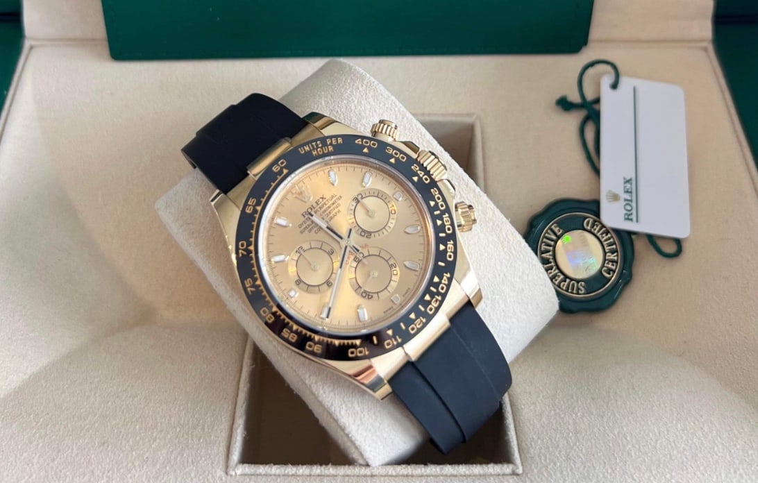 Brand New 18kt Gold Daytona on Oysterflex Strap Comes with Box and Papers: Brand New 18kt Gold Daytona on Oysterflex Strap Comes with Box and Papers #PAPPS18767v8