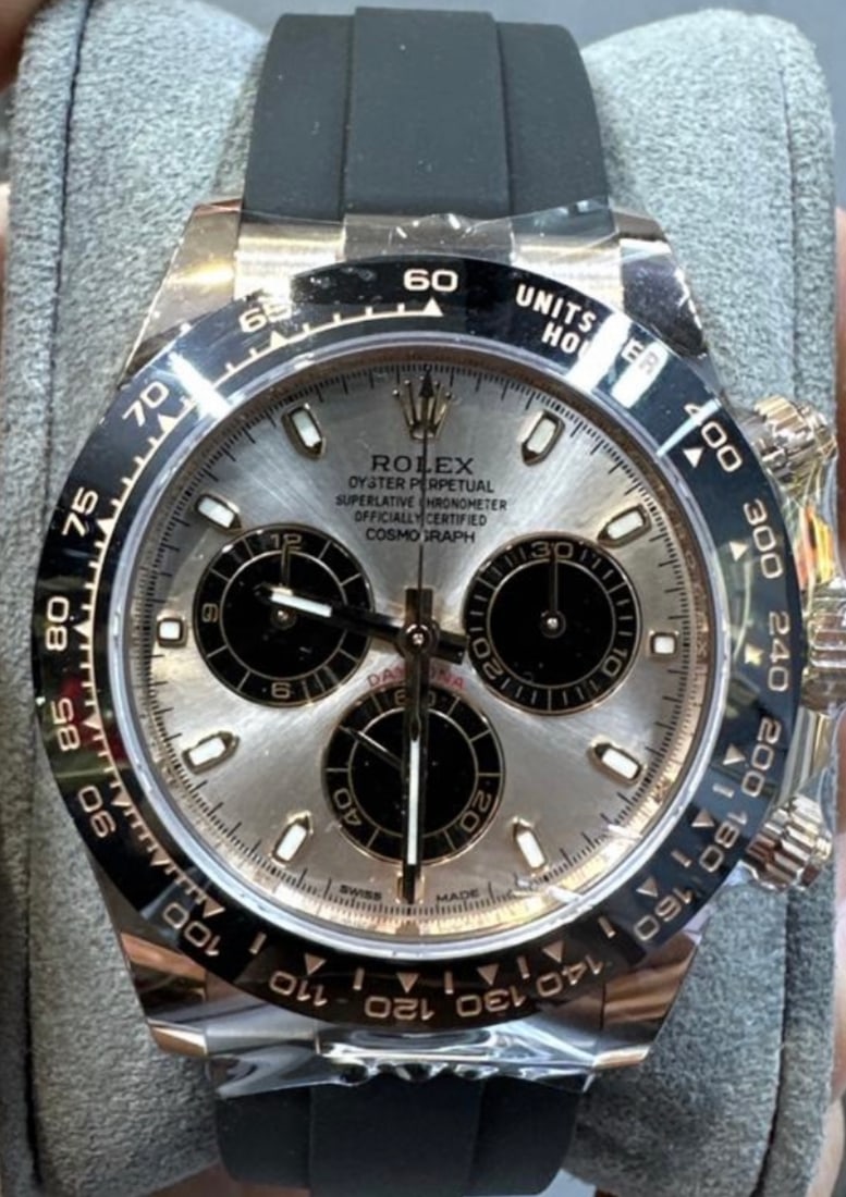 ROLEX ROSE GOLD DAYTONA COMES WITH BOX AND PAPER: ROLEX ROSE GOLD DAYTONA COMES WITH BOX AND PAPER #PAPPS90462v7