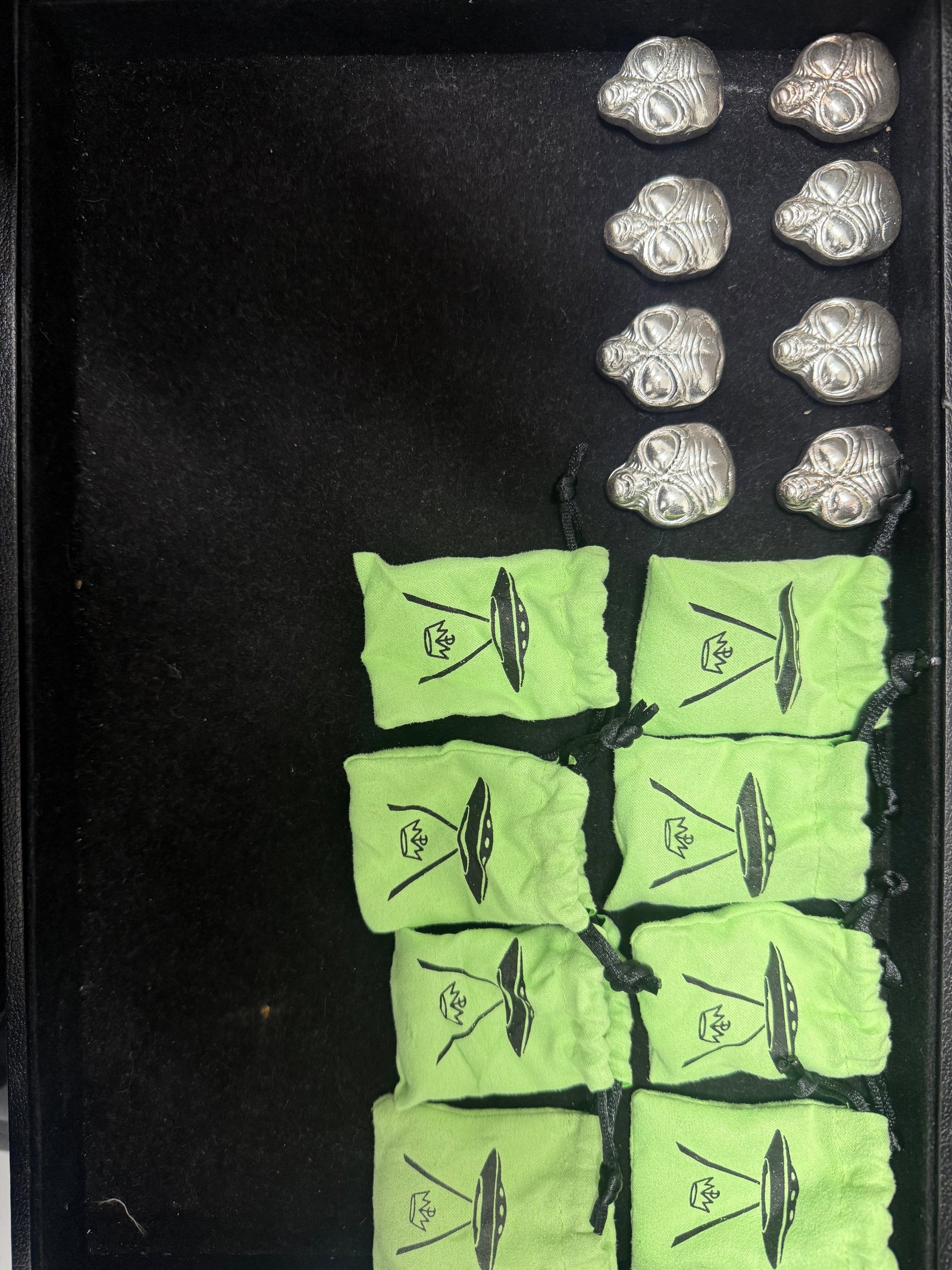 Lot Of 2 Ounce Monarch Mint Alien Heads Pure Silver .999 8 Pieces (1 of 1)
