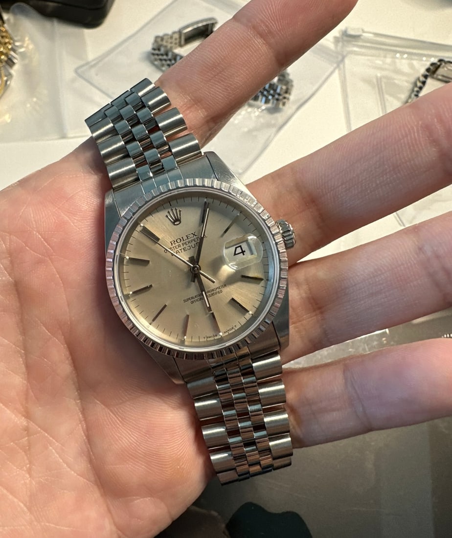 36mm Stainless Steel Rolex Datejust in like new condition comes with Box &: 36mm Rolex Datejust in like new condition comes with Box & Appraisal #PAPPS13680v8