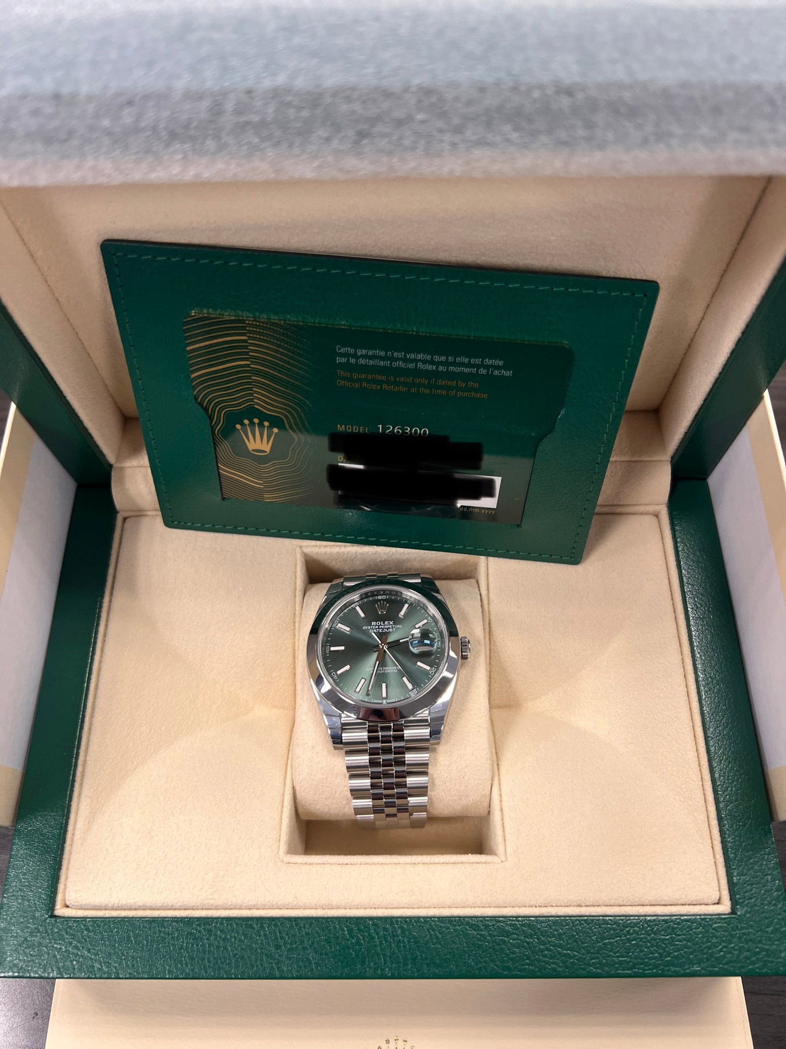 New Rolex Oysterpepetual Datejust 41mm Green Dial Comes with Box & Papers: New Rolex Oysterpepetual Datejust 41mm Green Dial Comes with Box & Papers #PAPPS18346v8