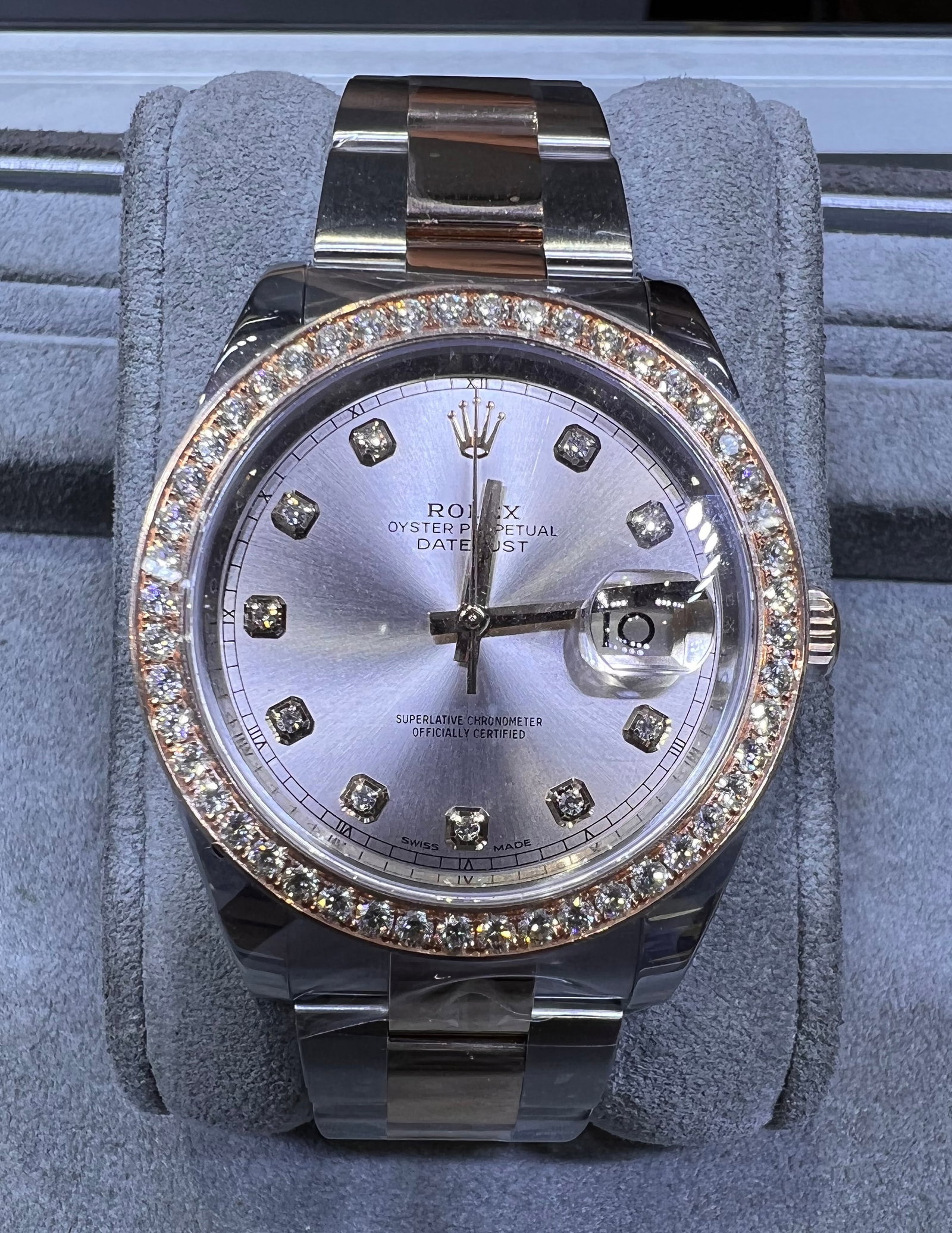 Custom Oysterperpetual Rolex Datejust 41mm w/ 5.00 cttw Diamonds: Comes with Box and Papers. Diamond Color: G-H, Quality: SI1-SI2 Watch Size: 41mm #PAPPS73919v7