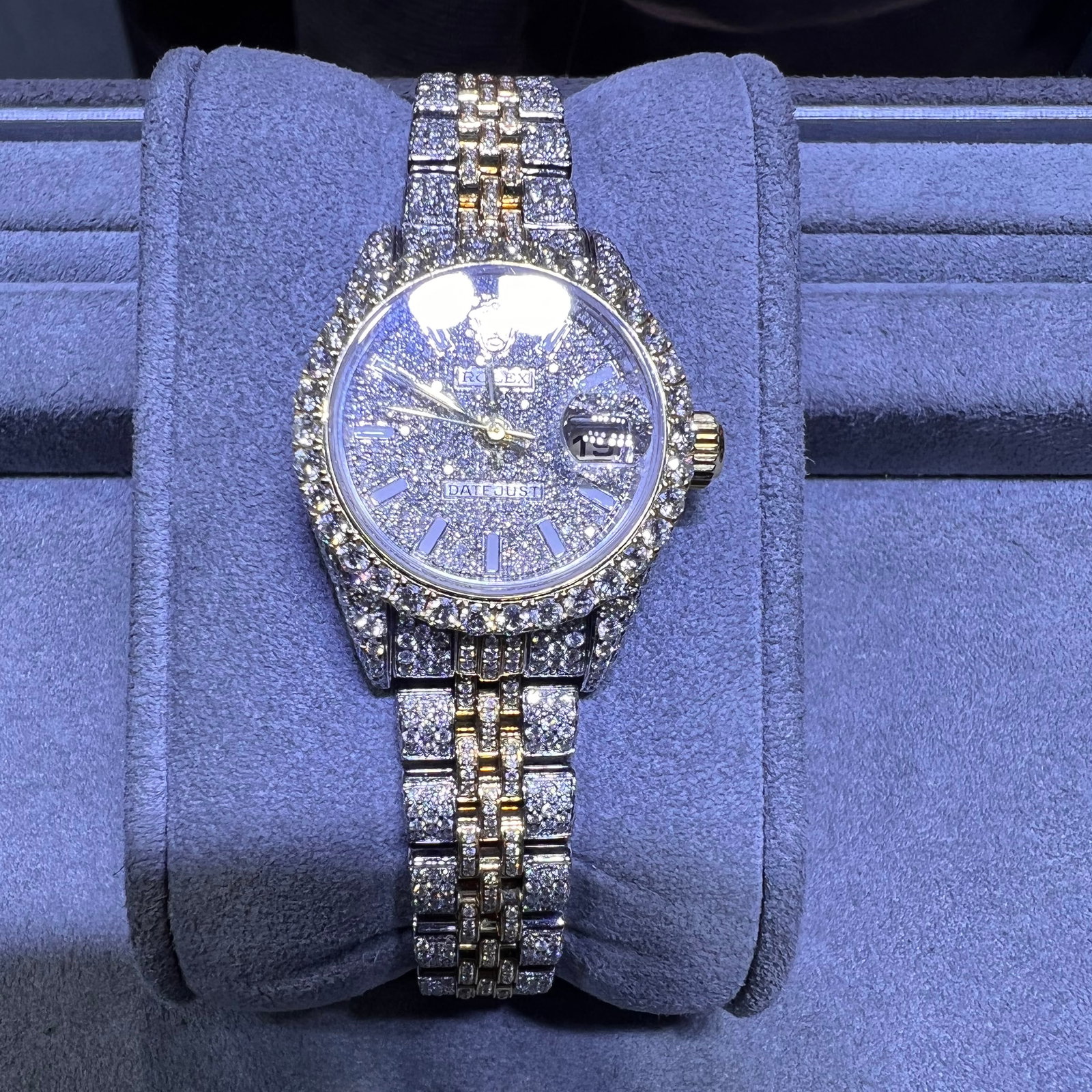 Oysterperpetual Datejust Womens with 8.92 cttw DiamondsG-H, SI1-SI2: Oysterperpetual Datejust Womens with 8.92 cttw DiamondsG-H, SI1-SI2 Comes with Box and Papers #PAPPS73925v7