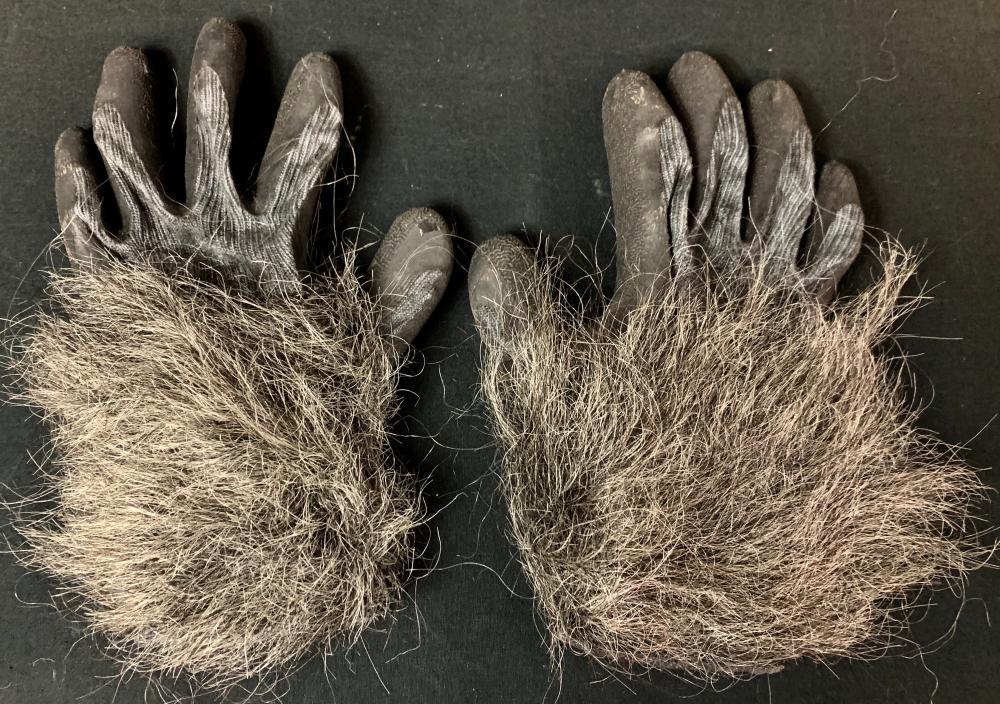 Underworld: Evolution (2006) - Lycan Hand Appliances (1 of 3)