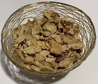 Coming 2 America (2021) - Bowl of Rose Petals