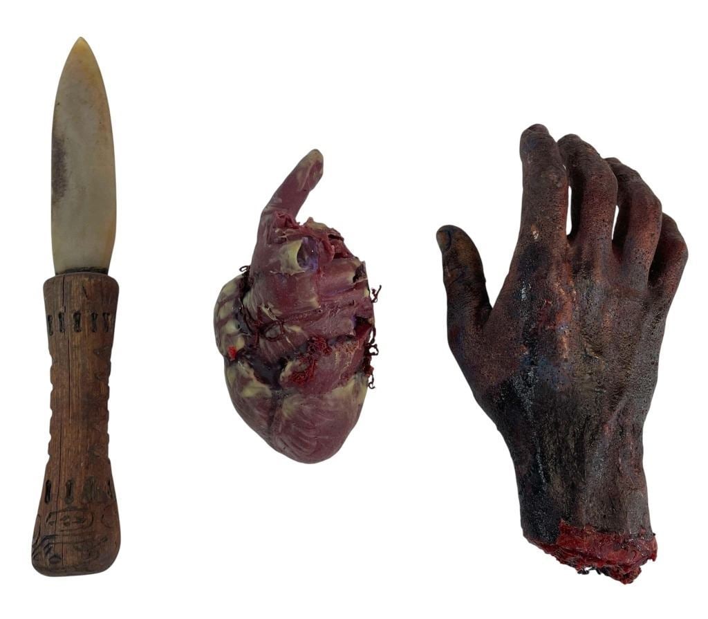 Apocalypto (2006) - Prop Collection - Knife, Heart and Hand (1 of 13)