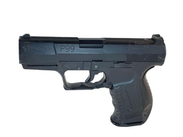 The 100 (2014-2020) - Clarke Griffin (Eliza Taylor) Walther P99