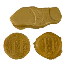 The Goonies (1985) - Set of 2 Gold coins and 1 Ingot (Castings) From One-Eyed Willy's Treasure