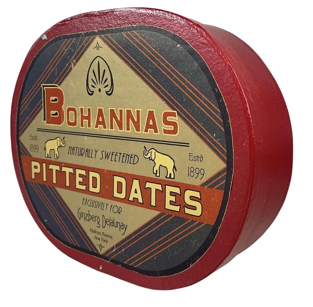 Fantastic Beasts: The Crimes of Grindelwald (2018) - Bohannas Pitted Dates Box: Fantastic Beasts: The Crimes of Grindelwald (2018) - Bohannas Pitted Dates Box.Measuring 2" x 7" x 9".Original hand painted with label applied Bohannas pitted dates box used in the J. K. Rowling writt